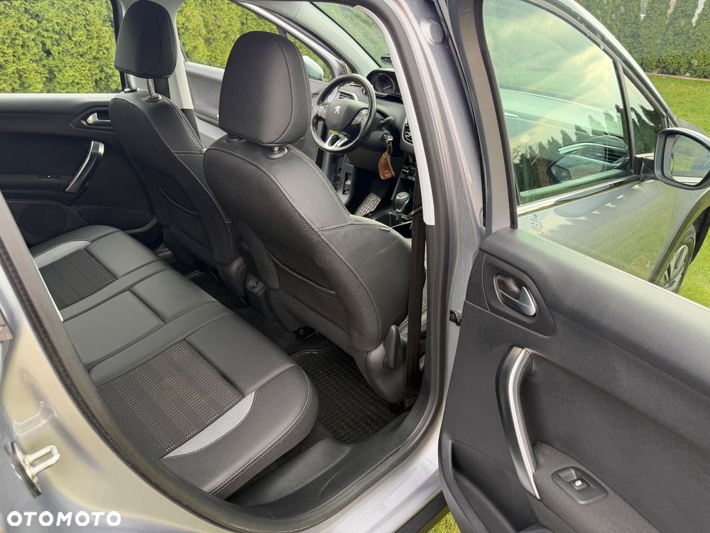 Peugeot 2008 PureTech 110 Stop&Start EAT6 Crossway - 11