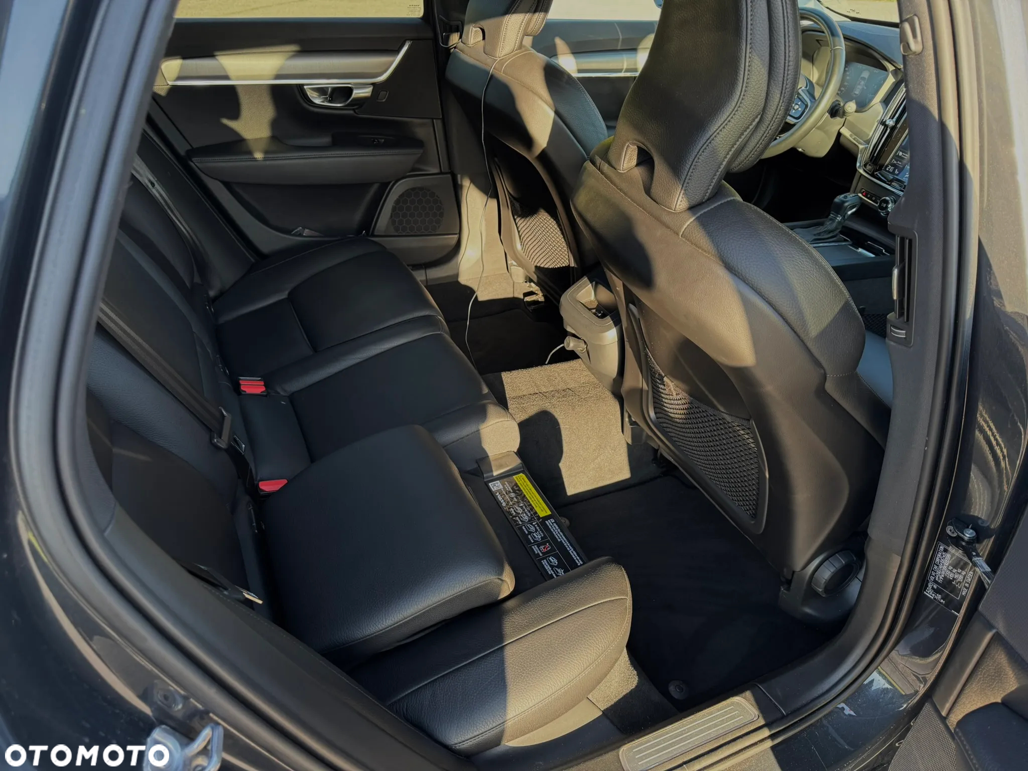 Volvo V90 T4 Geartronic Momentum Pro - 22