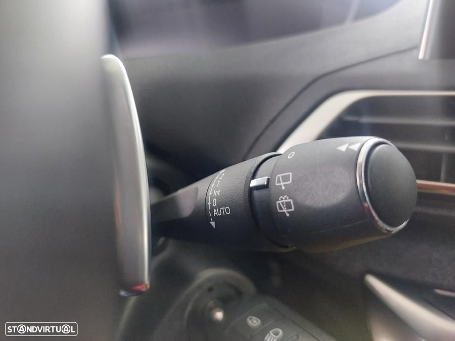 Peugeot 5008 1.5 BlueHDi Allure EAT8 - 43