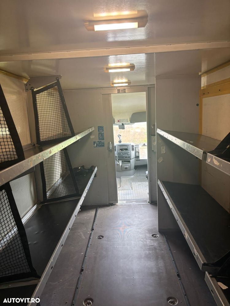 Mercedes-Benz Sprinter - 2
