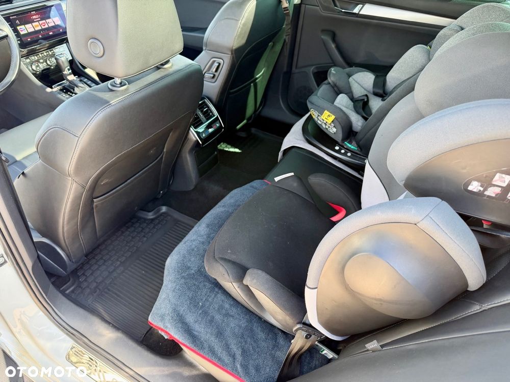 Skoda Superb 2.0 TDI DSG L&K - 27