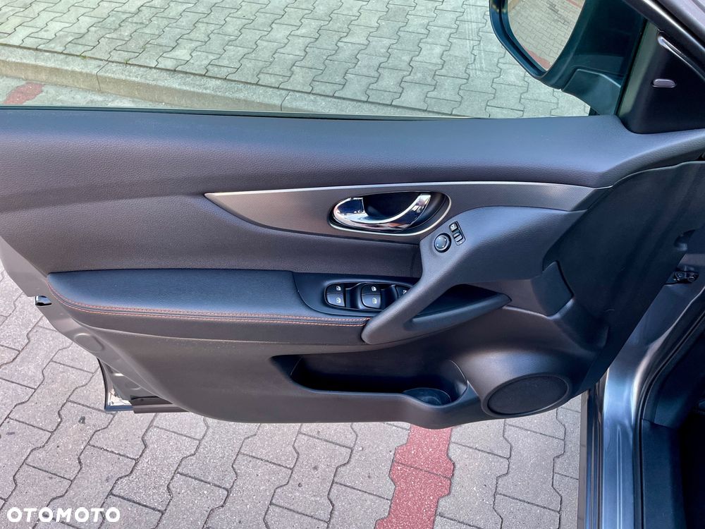 Nissan Qashqai 1.3 DIG-T N-Motion - 33