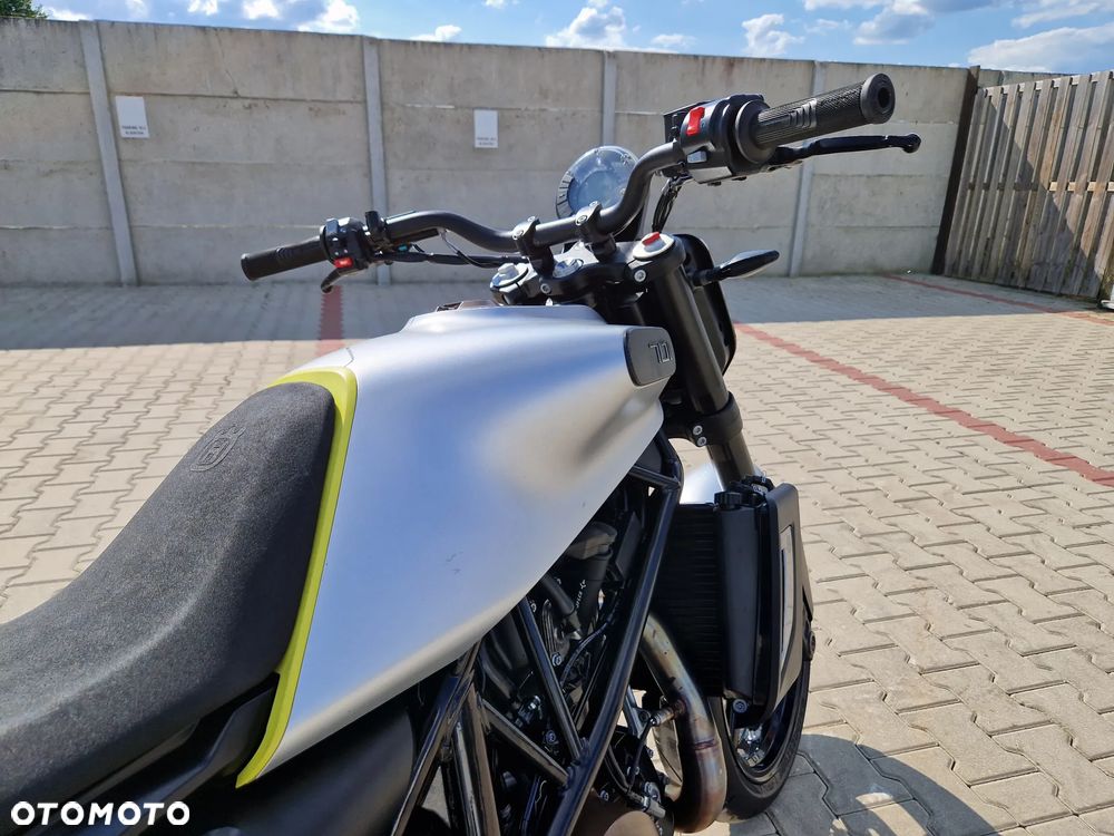 Husqvarna Vitpilen - 28