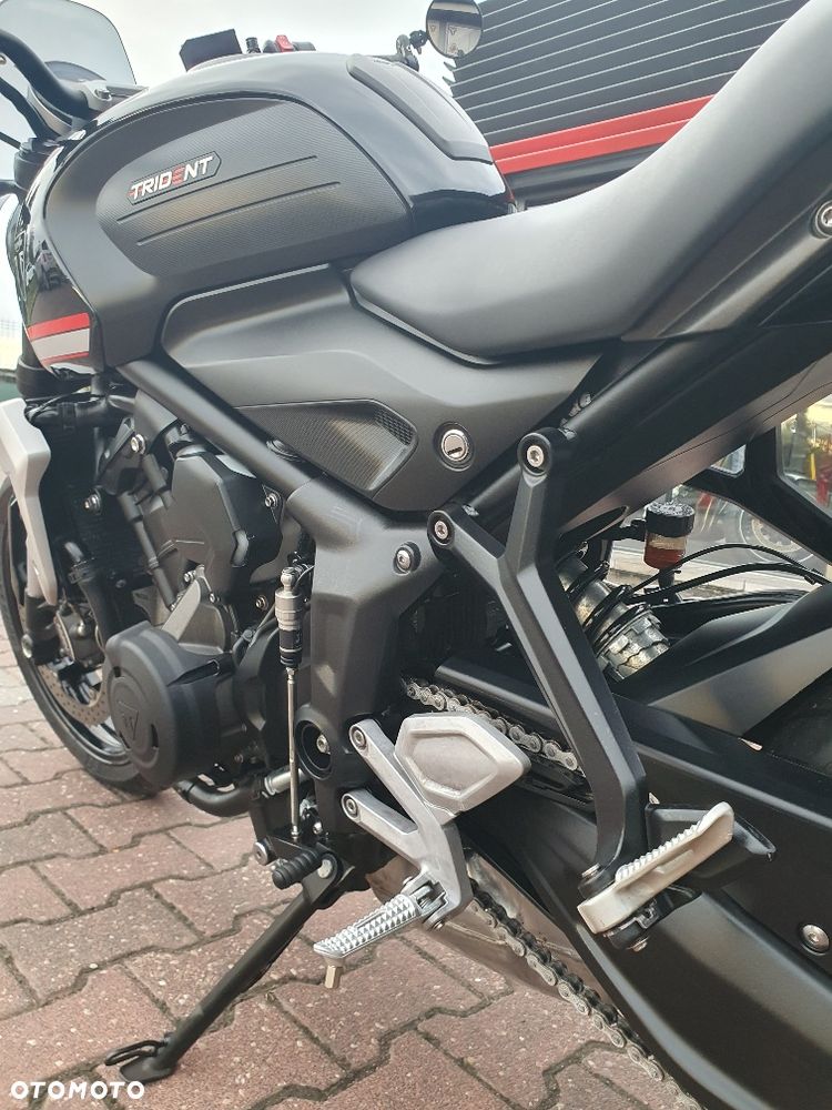 Triumph Trident - 16