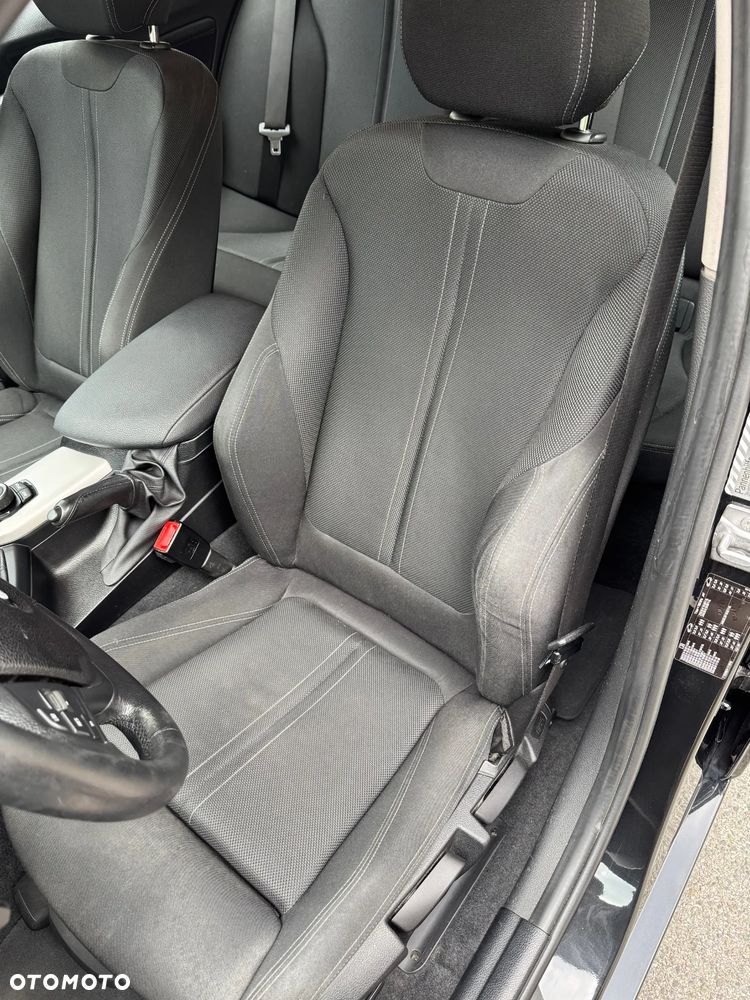 BMW Seria 1 116i - 25