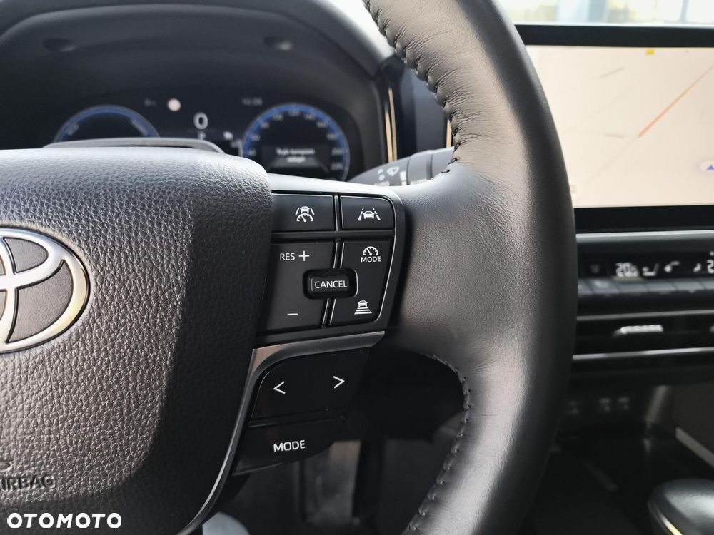 Toyota Camry - 20