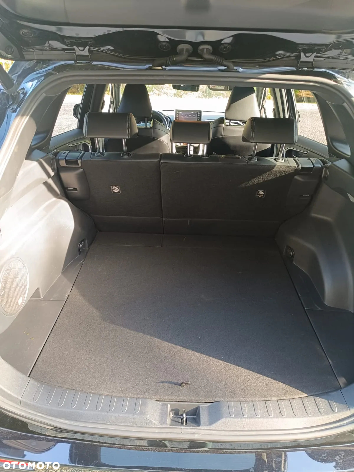 Toyota RAV4 2.5 Hybrid Black Edition by JBL 4x4 - 17
