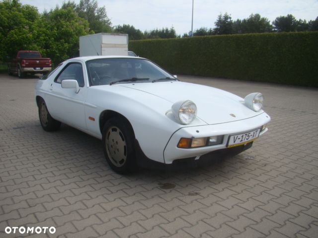 Porsche 928 - 5