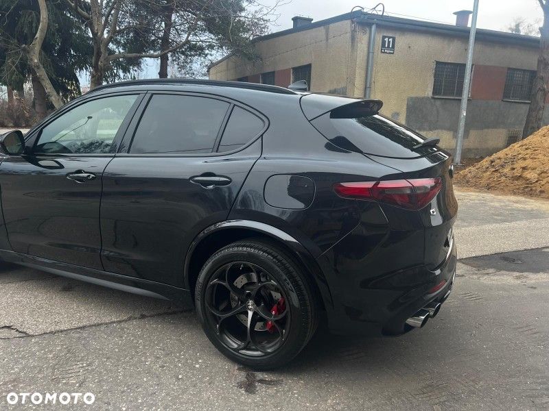 Alfa Romeo Stelvio V6 2.9 Bi-Turbo AT8-Q4 Quadrifoglio - 3
