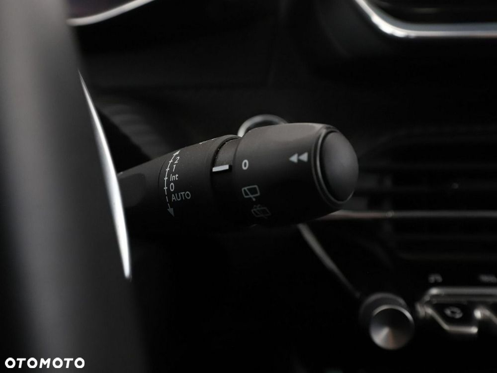 Peugeot 2008 1.5 BlueHDi Allure Pack S&S EAT8 - 37