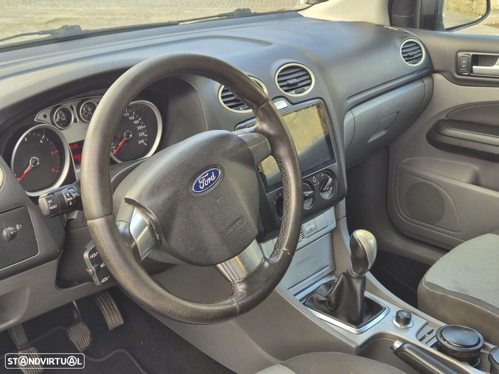 Ford Focus - 8