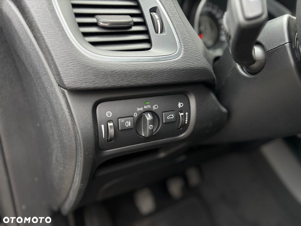 Volvo V40 D2 Kinetic - 14