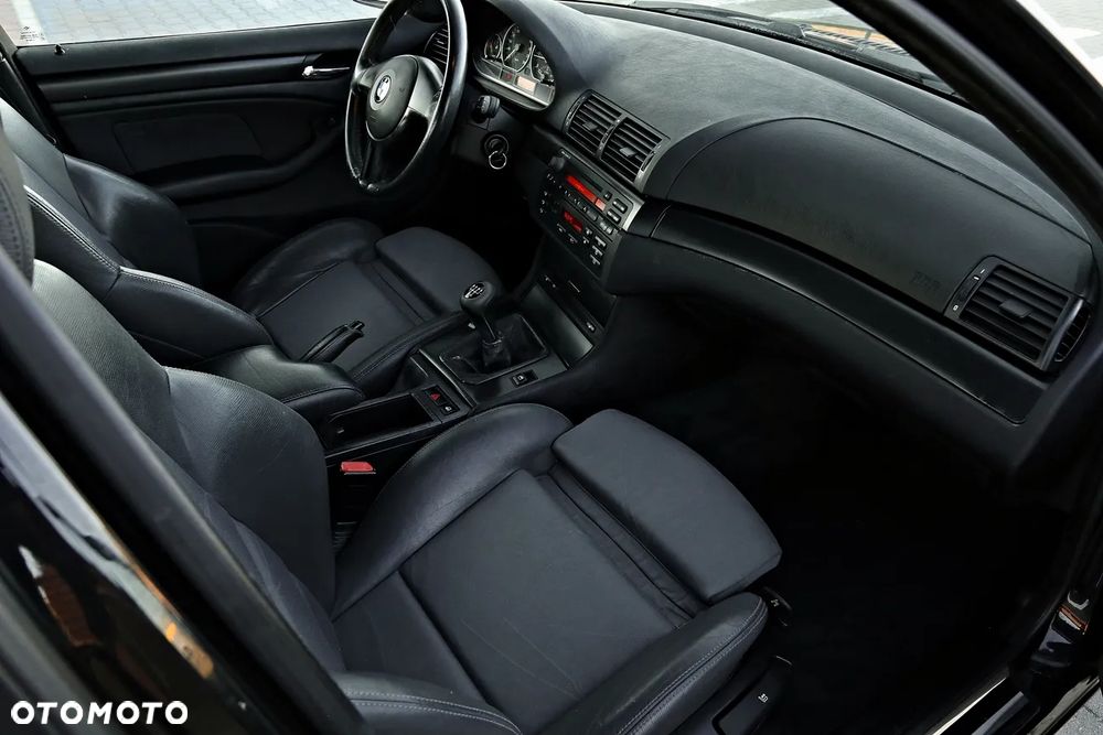 BMW Seria 3 318i - 25