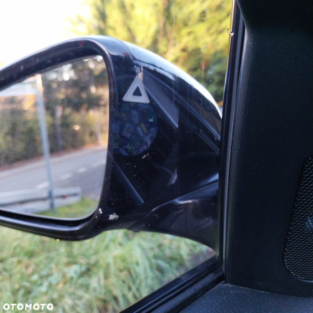 BMW Seria 3 330i xDrive M Sport - 32