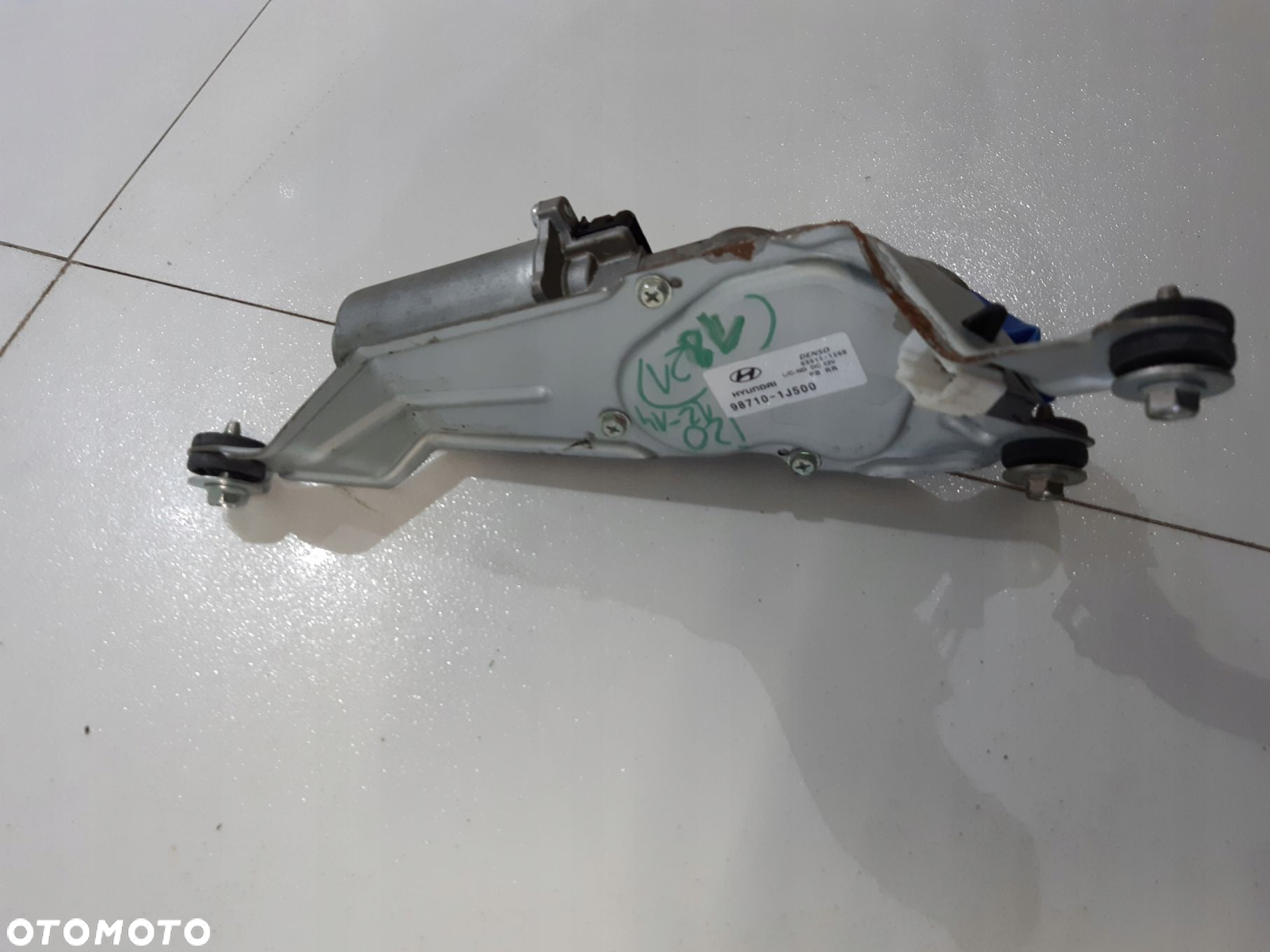 HYUNDAI I20 SILNICZEK WYCIERACZKI TYŁ LIFT 12-14 - 2