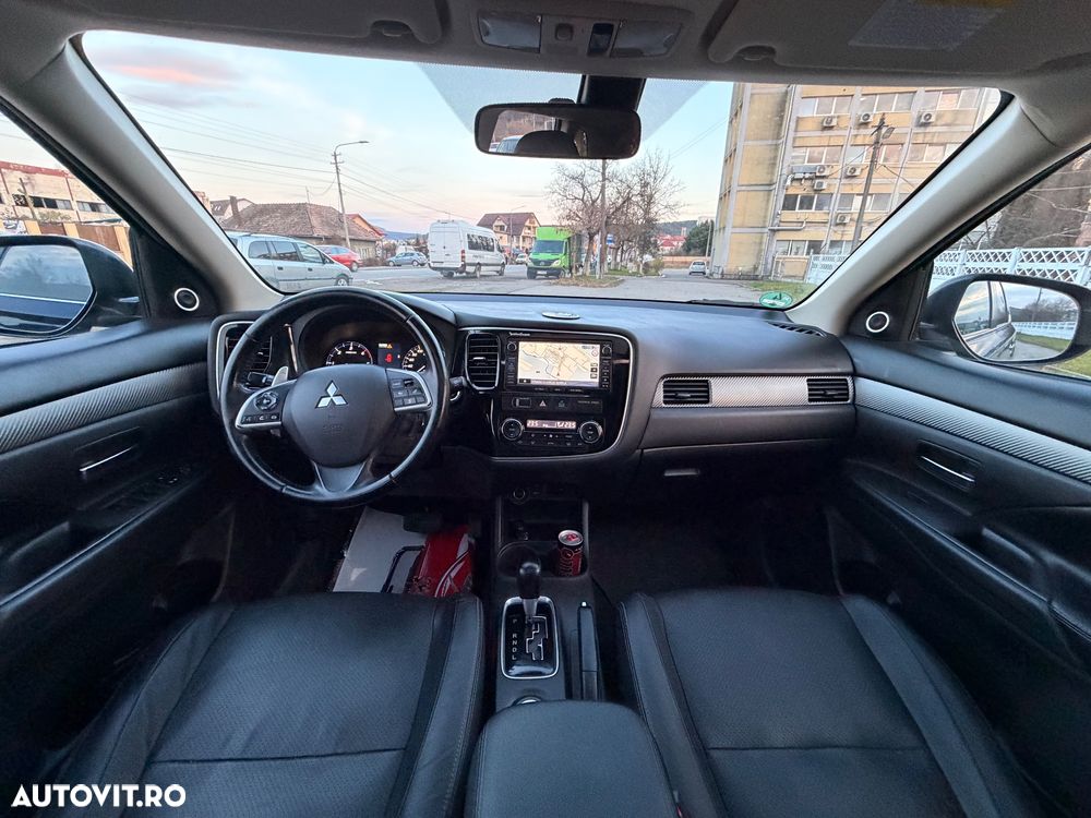 Mitsubishi Outlander 2.2 DI-D 4WD Automatik Edition+ - 10