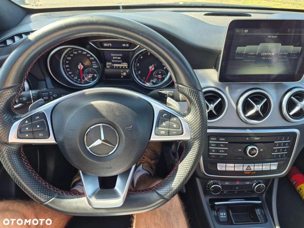 Mercedes-Benz CLA 200 7G-DCT AMG Line - 20
