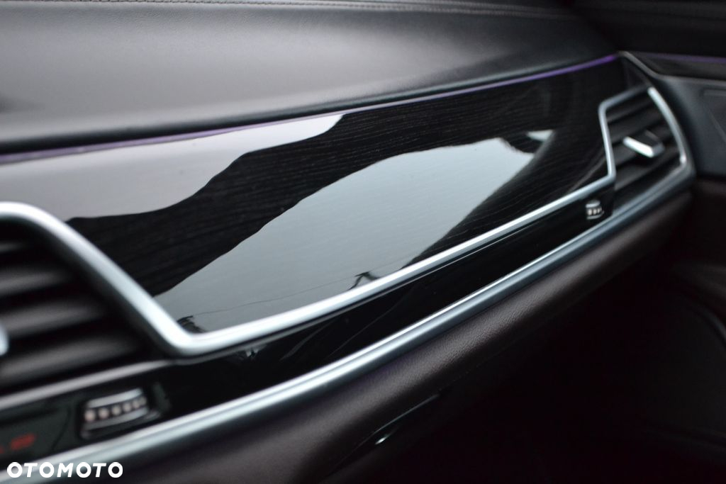 BMW Seria 7 - 30