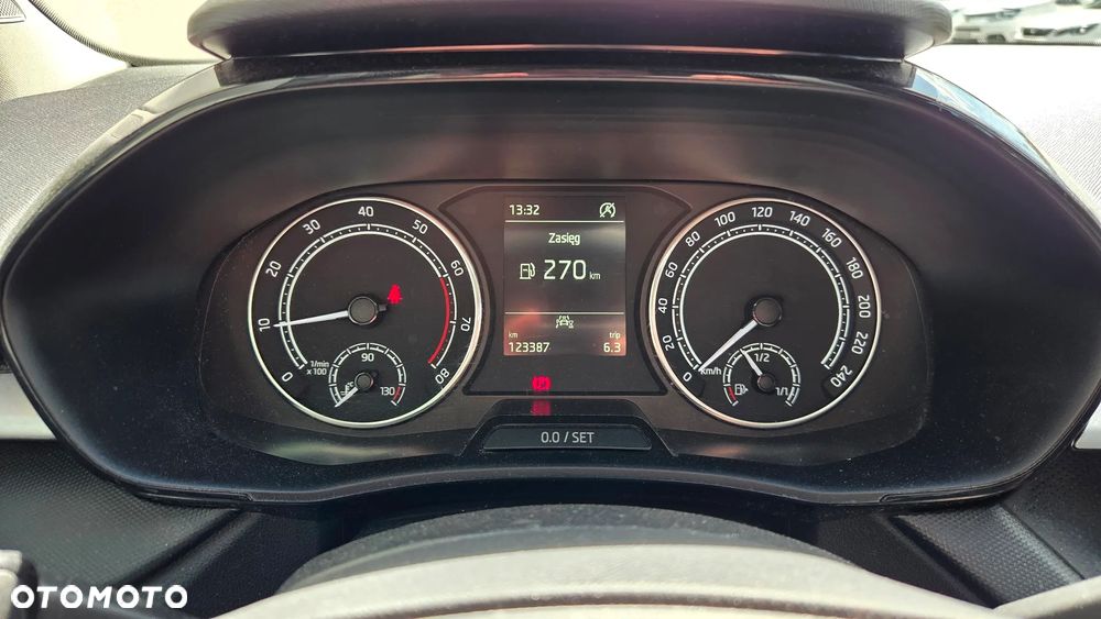 Skoda Fabia 1.0 Ambition - 17