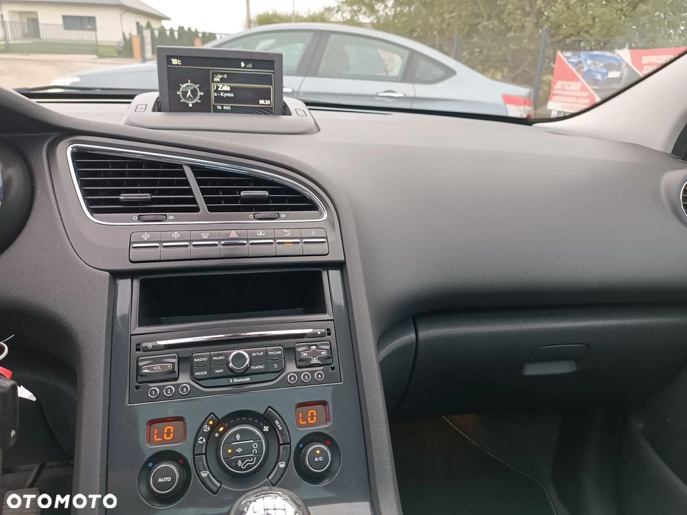 Peugeot 5008 1.6 HDi Style 7os - 22