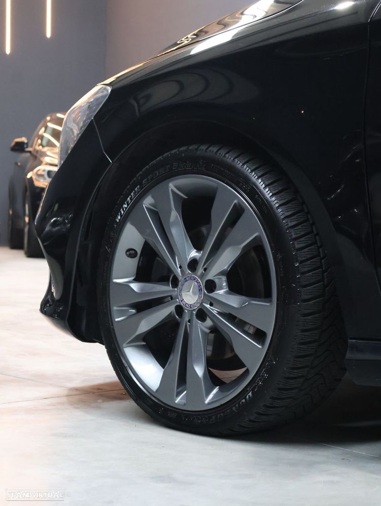 Mercedes-Benz CLA 220 d 4Matic 7G-DCT Urban - 11