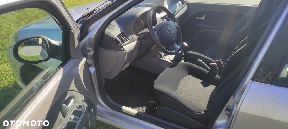 Renault Thalia 1.2 16V All Inclusive - 9