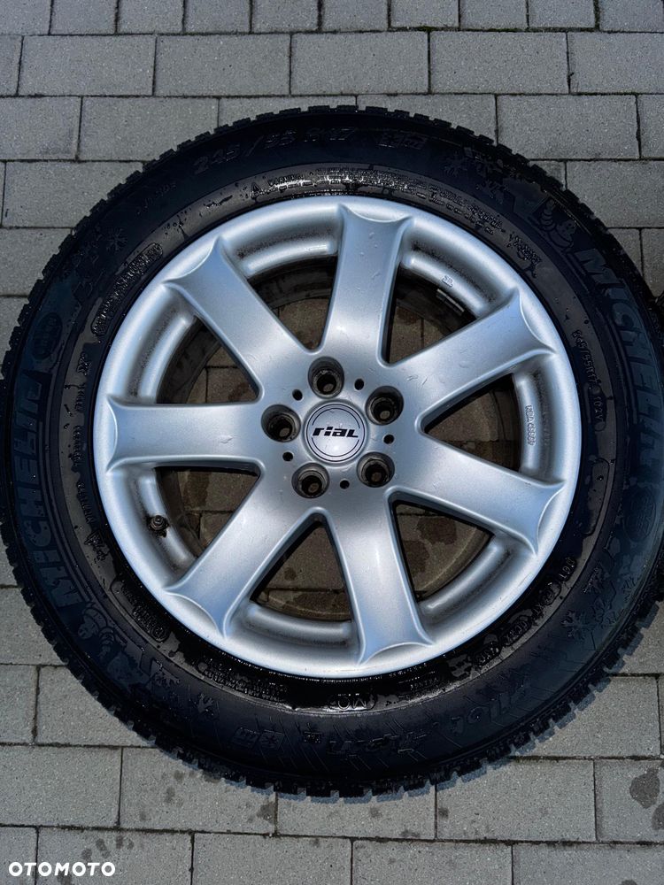 BMW Seria 7 745i - 29