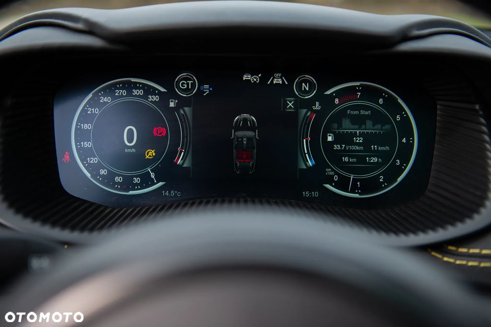Aston Martin DBX - 35