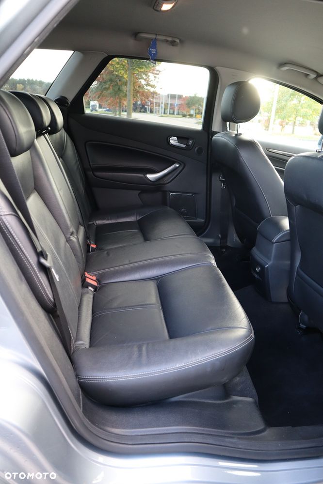 Ford Mondeo 2.0 TDCi Ghia - 10