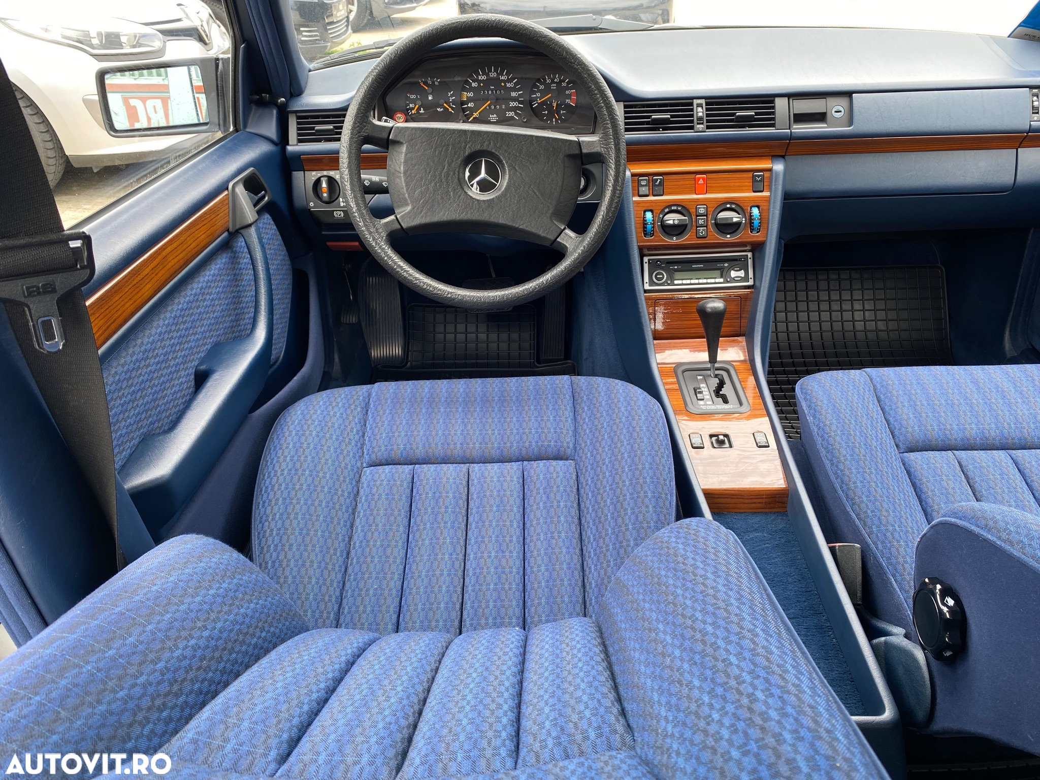 Mercedes-Benz W124 - 15