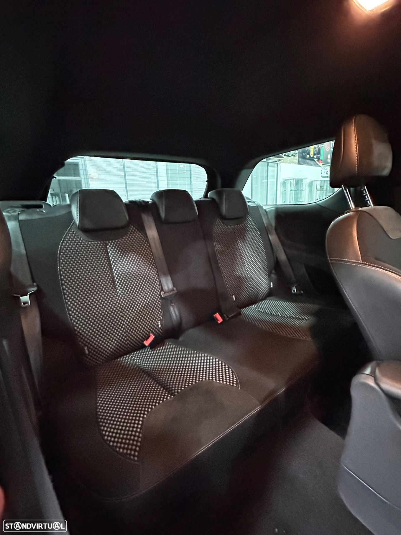 Citroën DS3 1.6 HDi Airdream Sport Chic - 21