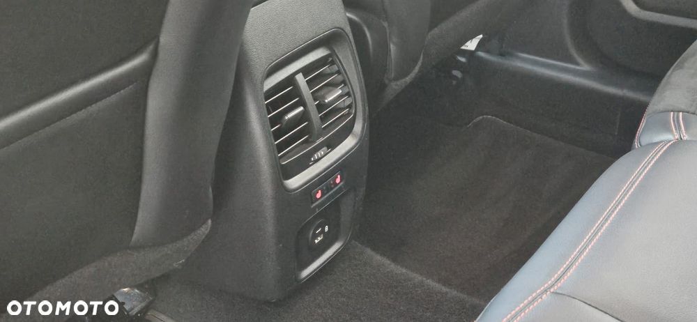 Ford Kuga 1.5 EcoBoost FWD ST-Line X - 38