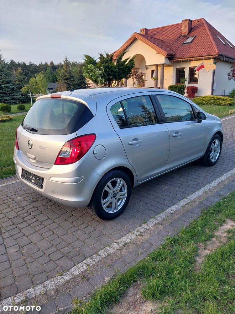 Opel Corsa 1.2 16V Selection 110 Jahre - 4