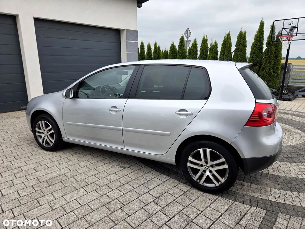 Volkswagen Golf - 10