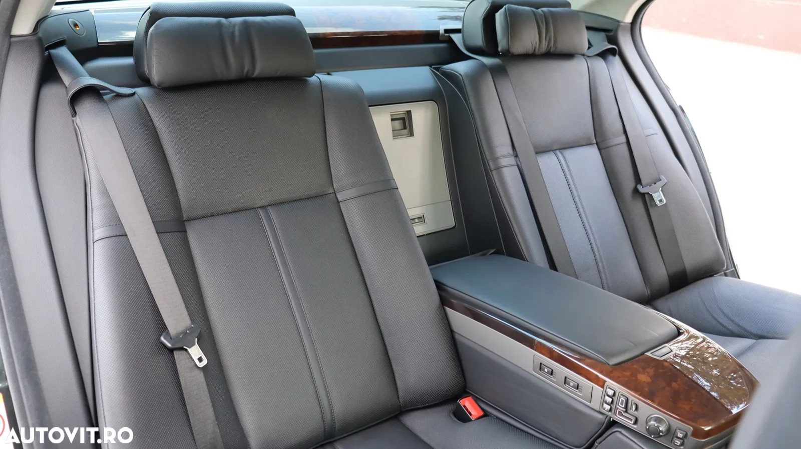 BMW Seria 7 760i A - 20