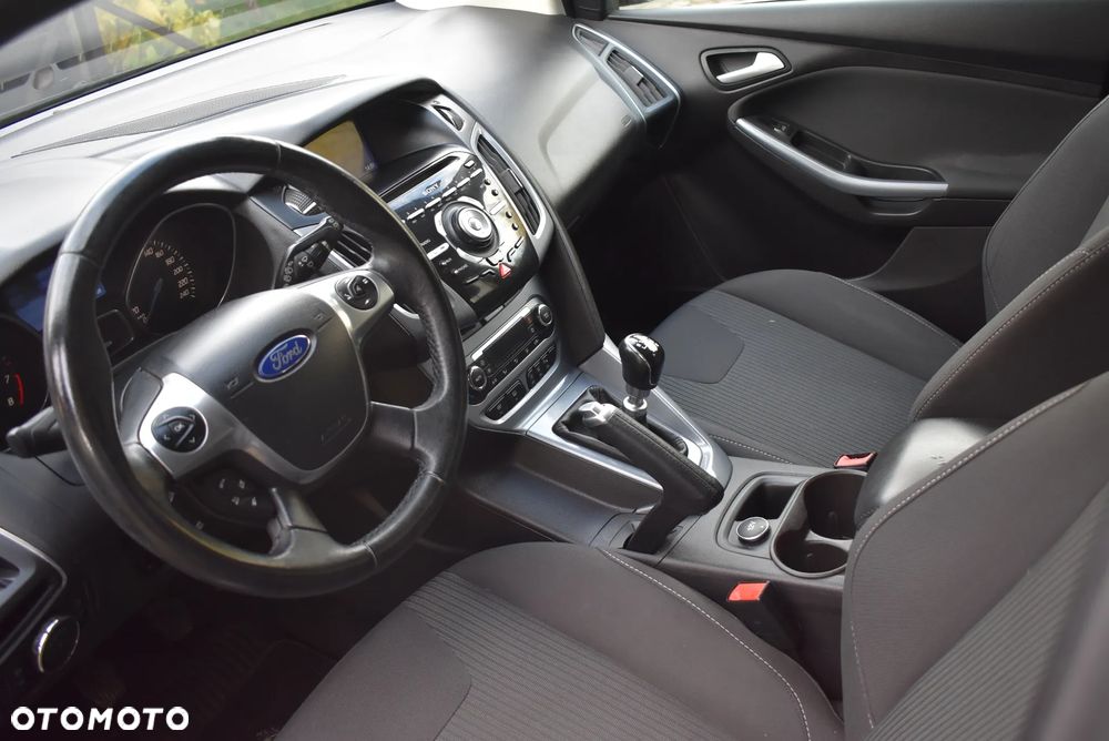 Ford Focus 1.6 EcoBoost Titanium - 11