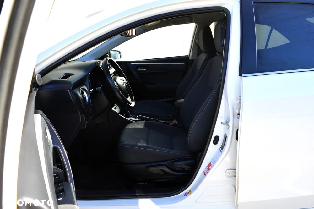 Toyota Corolla 1.6 Prestige MS - 6
