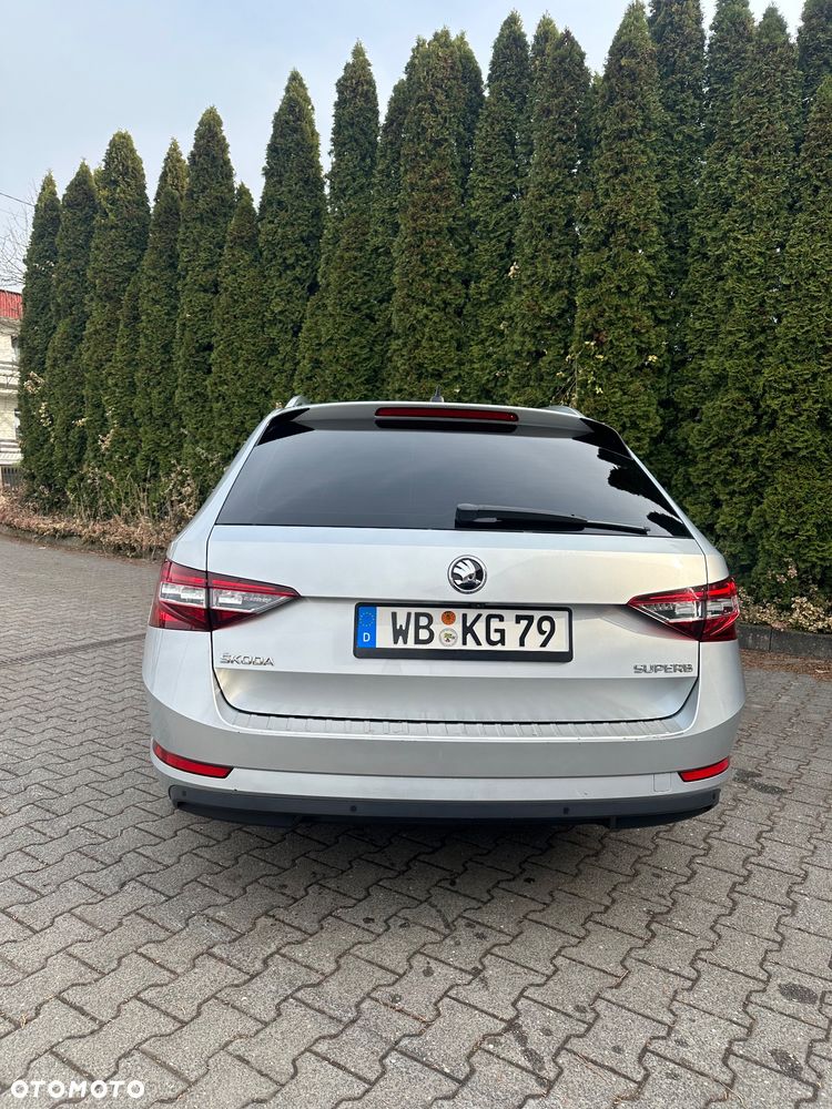 Skoda Superb 2.0 TDI DSG L&K - 9