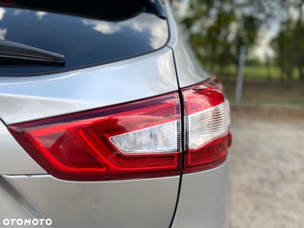 Nissan Qashqai 1.6 dCi Xtronic N-Connecta - 34