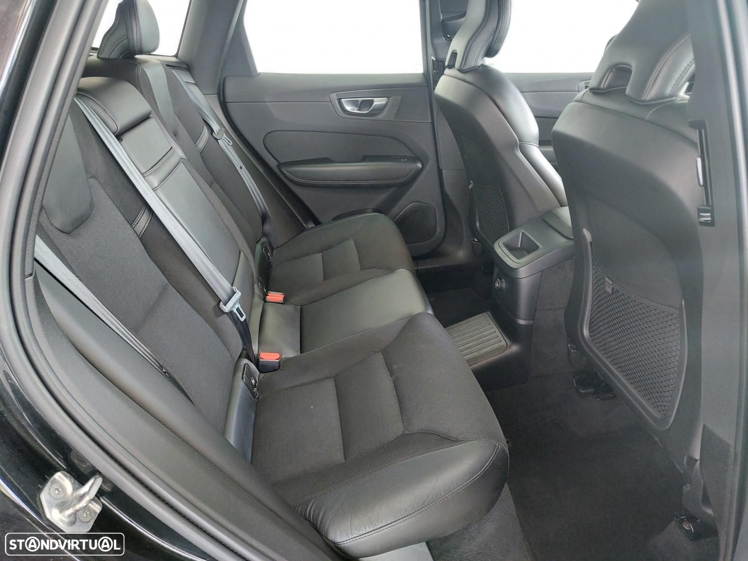 Volvo XC 60 2.0 T8 PHEV Momentum AWD - 45