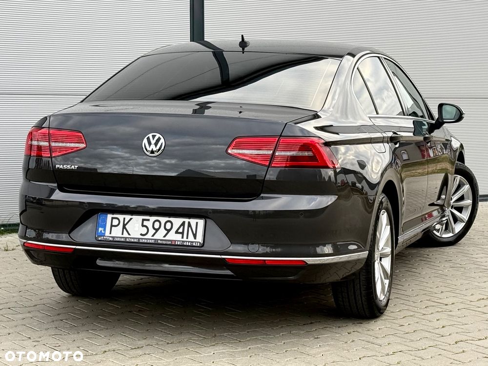 Volkswagen Passat 1.6 TDI SCR DSG - 19