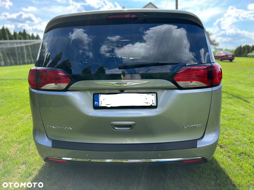 Chrysler Pacifica - 7