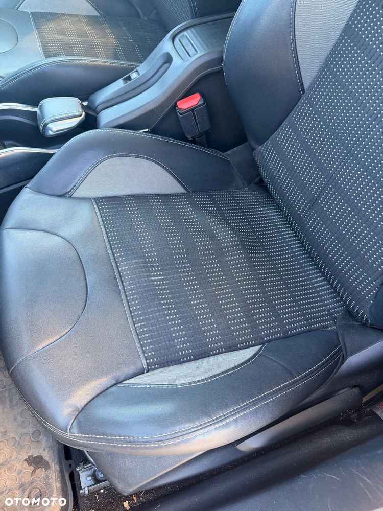 Peugeot 2008 1.2 VTi Allure - 11