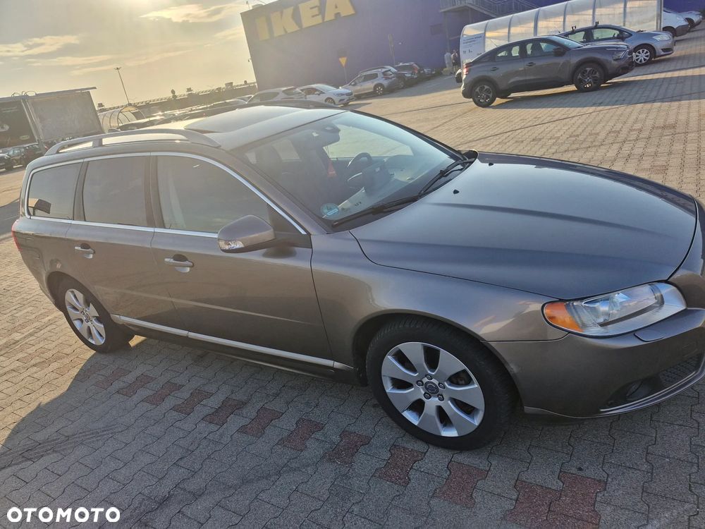 Volvo V70 D5 Summum - 2