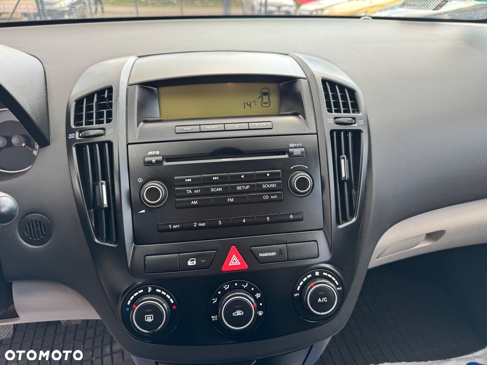 Kia Ceed 1.4 Comfort + - 12