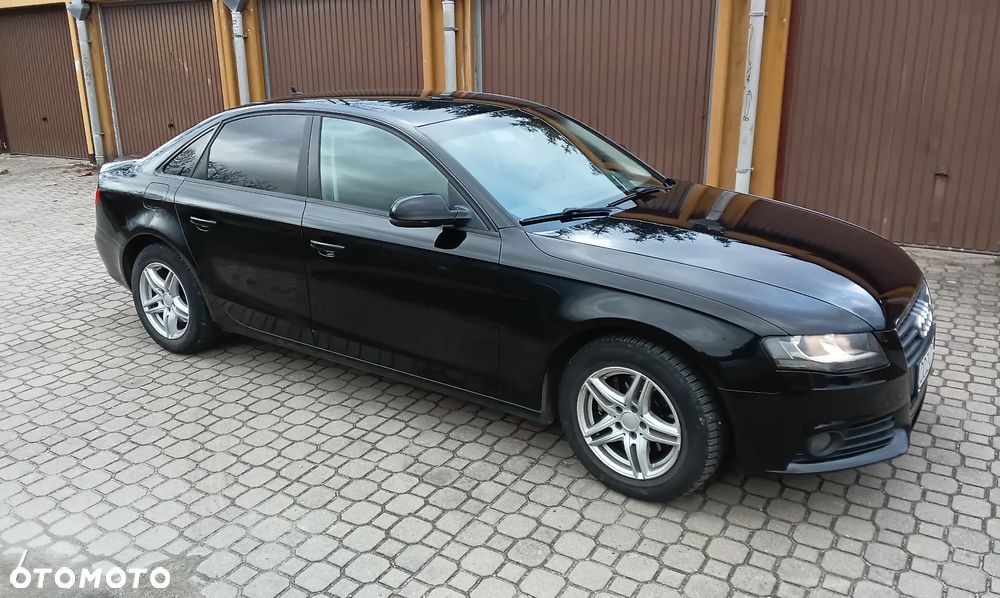 Audi A4 Limousine - 13