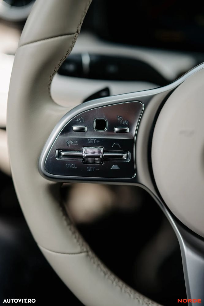 Mercedes-Benz CLS 350 d 4MATIC Aut - 36