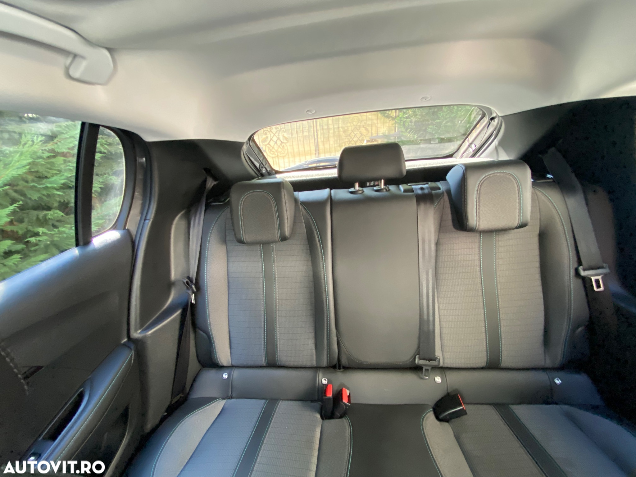 Peugeot 208 PureTech 100 EAT8 Allure Pack - 16