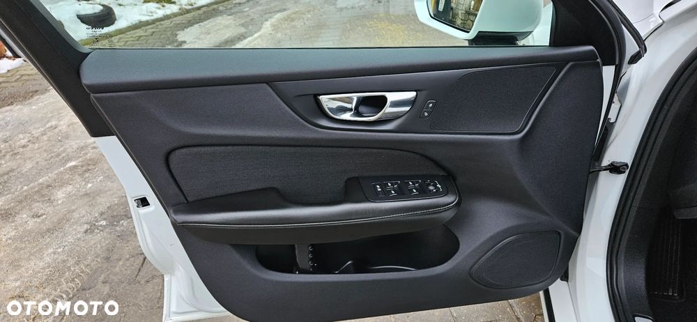 Volvo V60 D3 Geartronic Momentum - 24