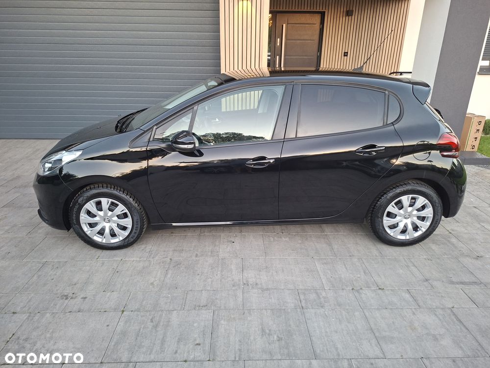 Peugeot 208 - 4